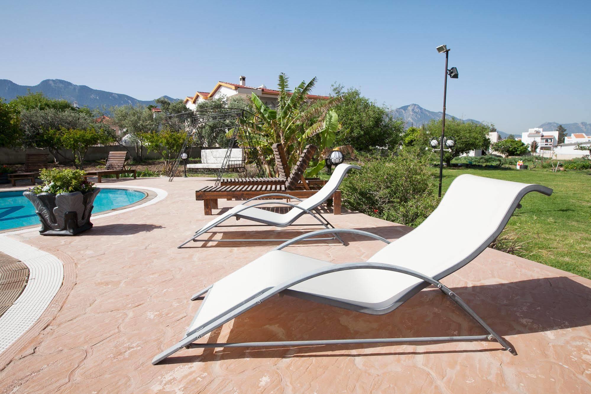 Meryem'S Hotel Agios Epiktitos ภายนอก รูปภาพ